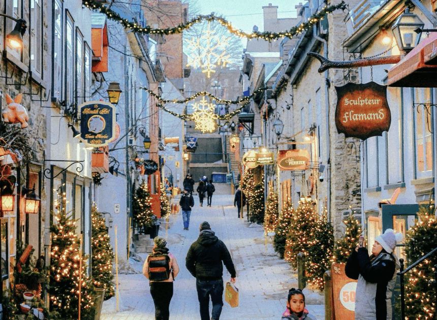 The Magic of Glass Ornaments: A Holiday Keepsake